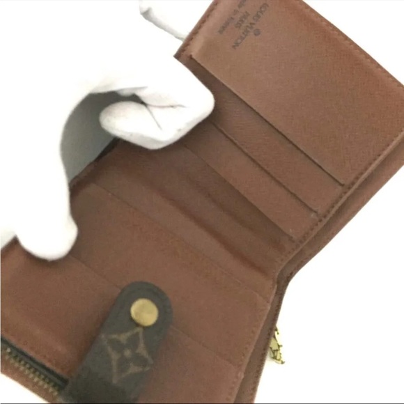 LV monogram compact billfold - Picture 5 of 9